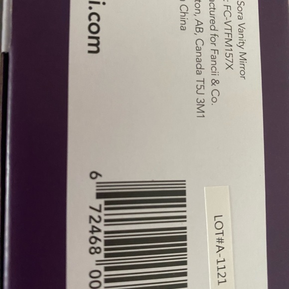 Sora Dual powered Vanity Mirror LED’s mimic the natural sunlight - Picture 8 of 13